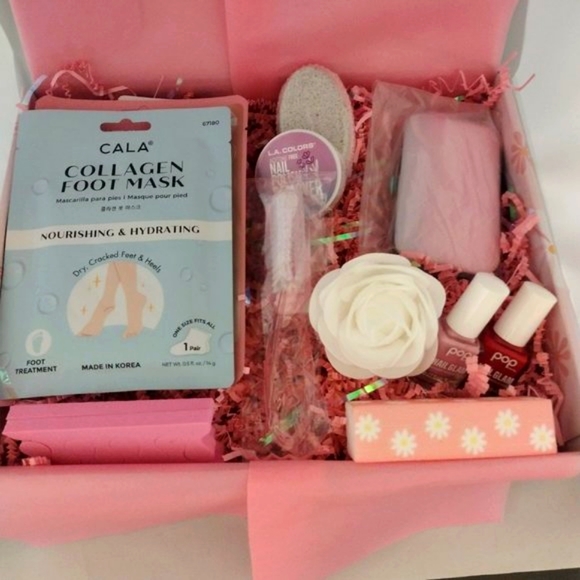 ❤️Sale Manicure/Pedicure Bring the Spa Home!! Makes a Great GIFT!! - Picture 2 of 3